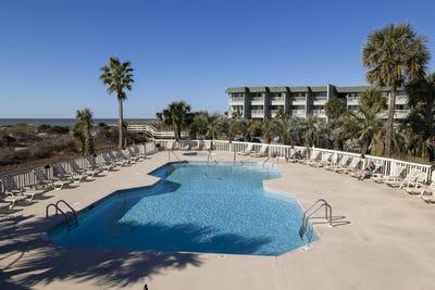 /international/us/1300-ocean-boulevard-isle-of-palms-sc-110098295906/