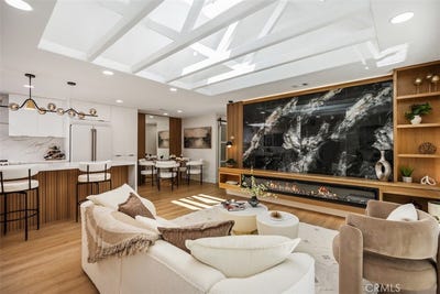 /international/us/3253-san-amadeo-laguna-woods-ca-110100835354/