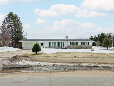 /international/us/4-19th-street-caspian-mi-110106954196/