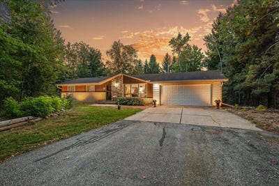 /international/us/n30w22171-green-rd-waukesha-wi-110120496804/
