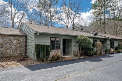 /international/us/850-country-club-drive-franklin-nc-110106176808/
