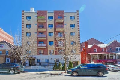 /international/us/141-16-84th-drive-briarwood-ny-110106697486/