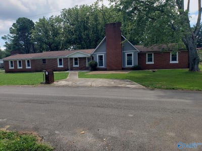 /international/us/116-yarbrough-avenue-moulton-al-110100851728/