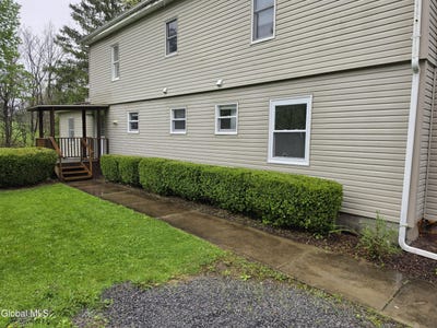 /international/us/112-carriage-house-lane-fultonham-ny-110107848608/