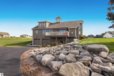 /international/us/4740-e-water-view-drive-lake-leelanau-mi-110108304568/