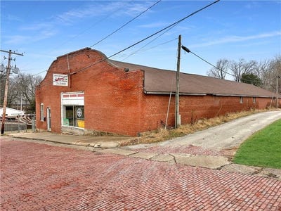 /international/us/211-s-11-th-street-lexington-mo-110096877148/