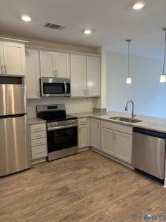 /international/us/10530-stony-bluff-ashland-va-110106560430/