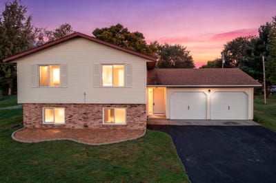 /international/us/630-3rd-avenue-ne-milaca-mn-110110332408/