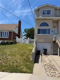 /international/us/39-new-lane-staten-island-ny-110108666516/