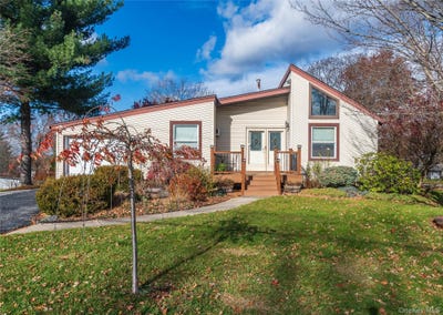 /international/us/20-cherrywood-drive-goshen-ny-110103601466/