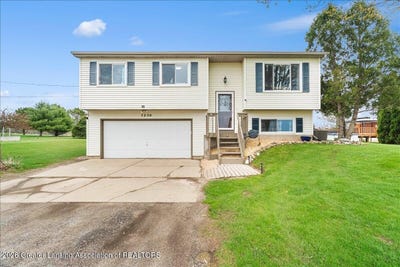 /international/us/7250-oneida-road-charlotte-mi-110107584475/