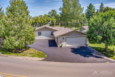/international/us/1580-n-ogemaw-trail-west-branch-mi-110101005162/