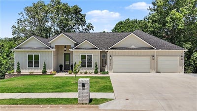 /international/us/2055-collins-drive-pea-ridge-ar-110120062619/