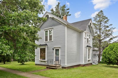 /international/us/198-e-jefferson-street-hampshire-il-110108813992/