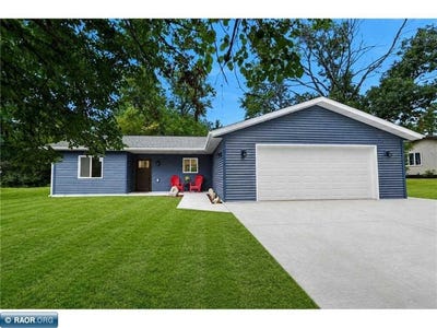 /international/us/1125-ne-6th-ave-grand-rapids-mn-110119994543/