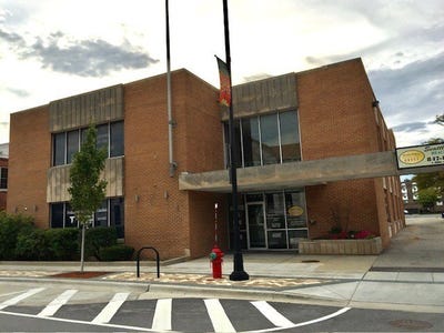 /international/us/770-lee-street-des-plaines-il-110100305810/