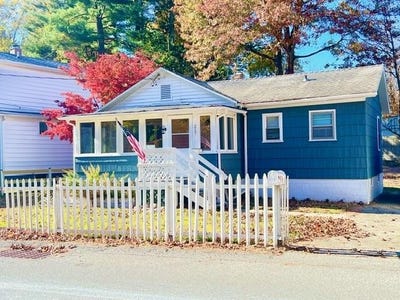 /international/us/217-overocker-road-poughkeepsie-ny-110095618997/