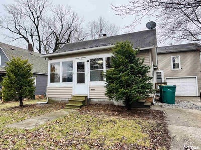 /international/us/713-w-calhoun-street-macomb-il-110106073687/