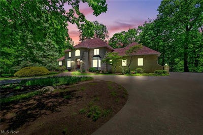 /international/us/9155-woods-way-drive-kirtland-oh-110108450401/