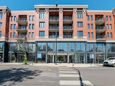 /international/us/3232-n-halsted-street-chicago-il-110108475227/
