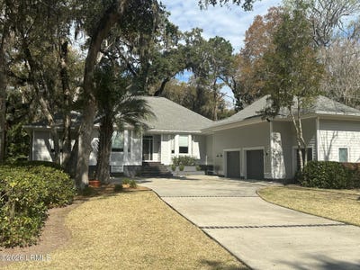 /international/us/15-s-oak-forest-drive-okatie-sc-110106813835/