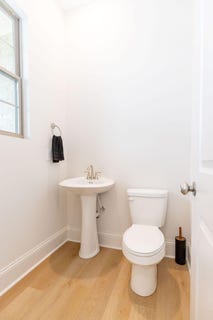 /international/us/904-shelburne-way-nicholasville-ky-110101117505/