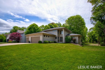 /international/us/6394-reserve-way-holland-mi-110108203921/