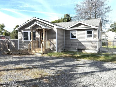 /international/us/410-bay-way-lanoka-harbor-nj-110108578870/