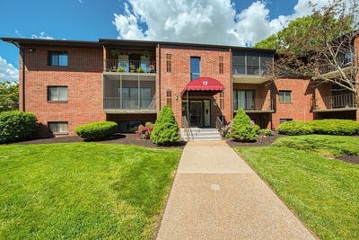 /international/us/221-oak-st-brockton-ma-110108396532/