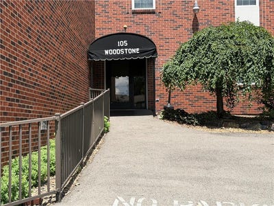 /international/us/105-woodstone-ln-new-kensington-pa-110108935887/
