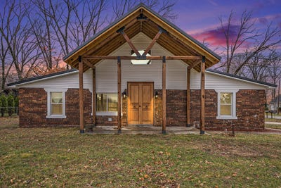 /international/us/71599-state-line-road-edwardsburg-mi-110098182211/