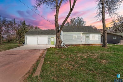 /international/us/500-e-willow-st-harrisburg-sd-110107515275/