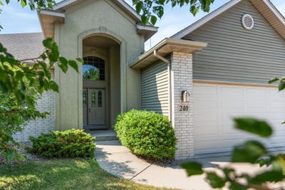 /international/us/240-mulberry-street-sauk-city-wi-110109273175/