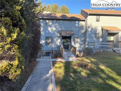 /international/us/180-village-drive-boone-nc-110104559033/