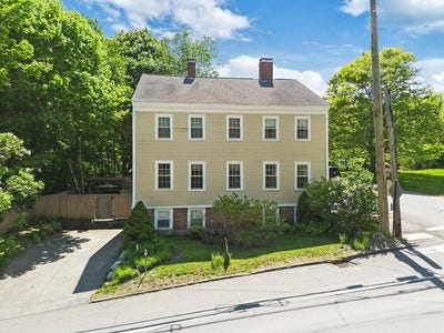 /international/us/2-warren-street-hallowell-me-110107377707/