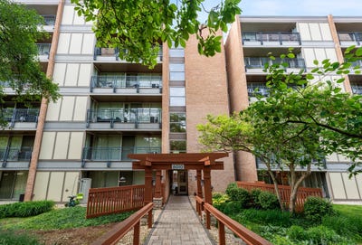 /international/us/6010-oakwood-drive-lisle-il-110108238425/