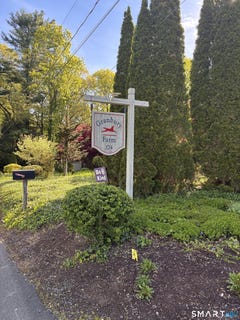 /international/us/174-canton-road-granby-ct-110108145802/