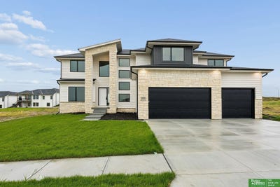 /international/us/21901-buchanan-parkway-gretna-ne-110120015478/
