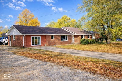 /international/us/1611-e-range-line-road-greencastle-in-110103263880/