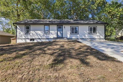 /international/us/313-clearview-drive-pleasant-hill-mo-110120410409/