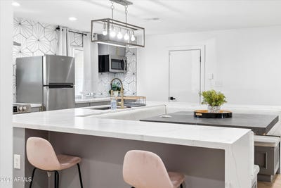 /international/us/1720-w-sunnyslope-lane-phoenix-az-110108476239/