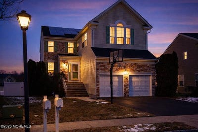 /international/us/10-hemingway-lane-columbus-nj-110105239010/