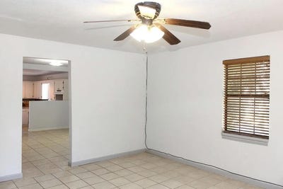 /international/us/811-e-16th-street-big-spring-tx-110105874050/