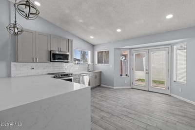 /international/us/8520-w-palm-lane-phoenix-az-110119629767/