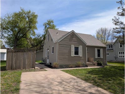 /international/us/160-10th-street-tracy-mn-110107999189/