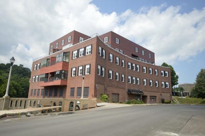 /international/us/112-franklin-street-bangor-me-110101311480/
