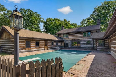 /international/us/498-rossway-road-pleasant-valley-ny-110110343031/