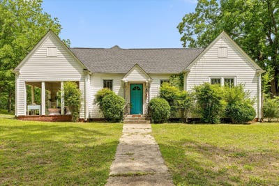 /international/us/449-s-elm-street-whitwell-tn-110108195666/