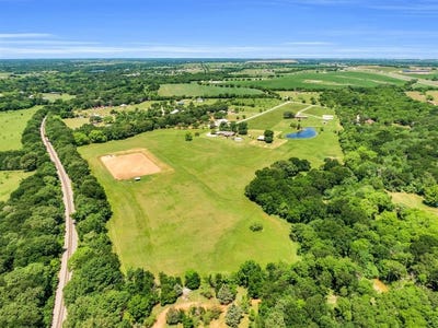 /international/us/9840-county-road-305-grandview-tx-110099799955/