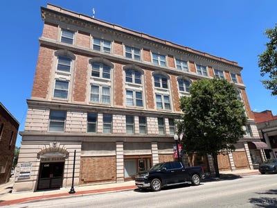 /international/us/400-n-main-street-piqua-oh-110108583802/